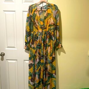 Maxi dress with two slits very flowy